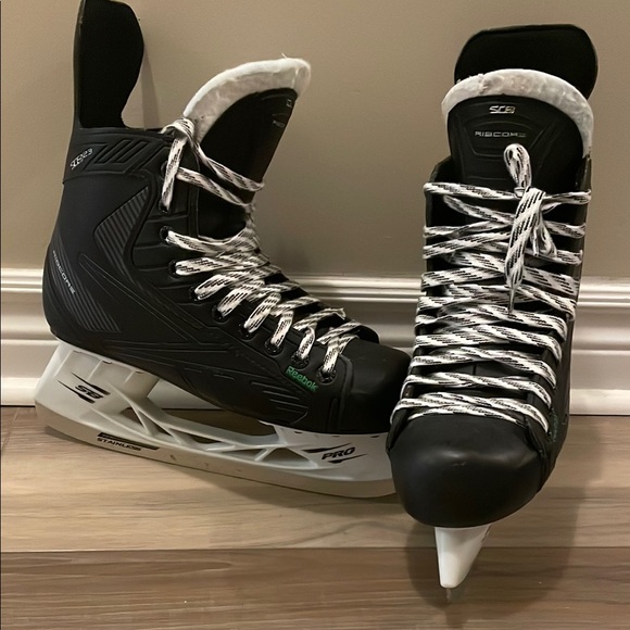 Reebok Shoes - Reebok SC823 Black and White Athletic Ice Skates